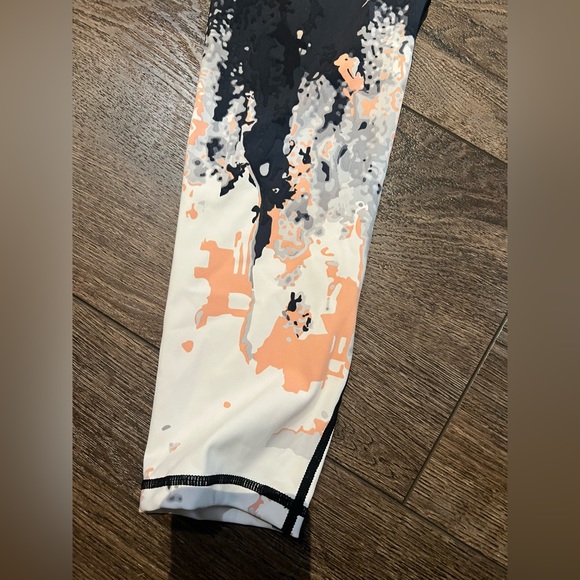 Zyia Watercolor Ombré Summit Hi-Rise leggings - Size 6-8 - Picture 2 of 5